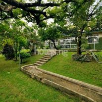 Jeromes Garden and Suites