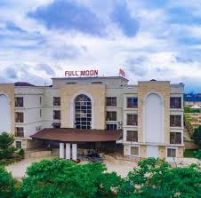 Full Moon Resort