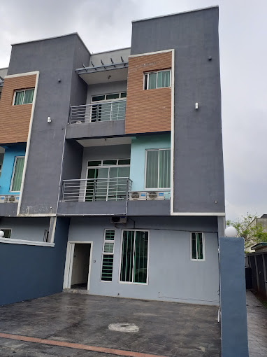 Novah kiddes home