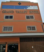 Grand Valley Hotel