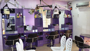 Brown Beauty Salon