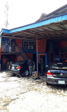 Glint Car Wash and Bar