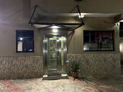 De’ Bakers Suites