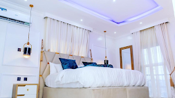 Montcrest Hotel &amp; Lounge