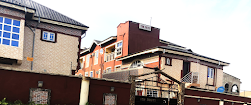 Tom Hotel &amp; Suites