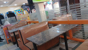 MiD HOOD CAFE