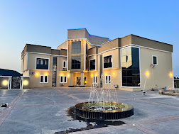 Clique Court Hotel &amp; Suite