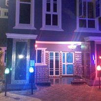 De Golden Point Hotel, Ukpo.