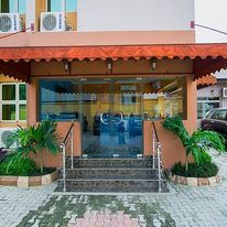 Bleu Ivy Hotel &amp; Suites