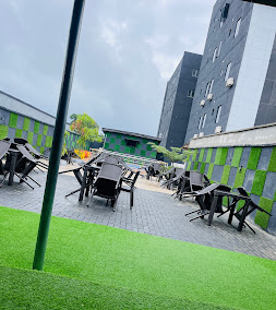 De Baylux Hotels &amp; Suites