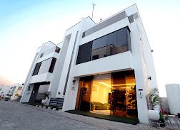 The Grandeur Hotel
