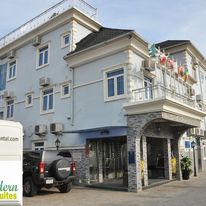 Euc Demodern Hotel and Suites