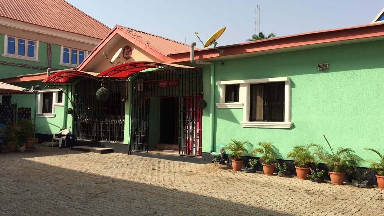 Cupid Suites Restaurant Bar & Lounge