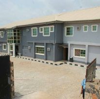 O' Square Hotel &amp; Suites
