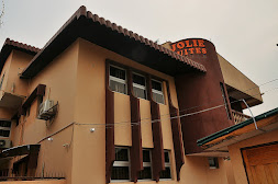 Jolie Suites