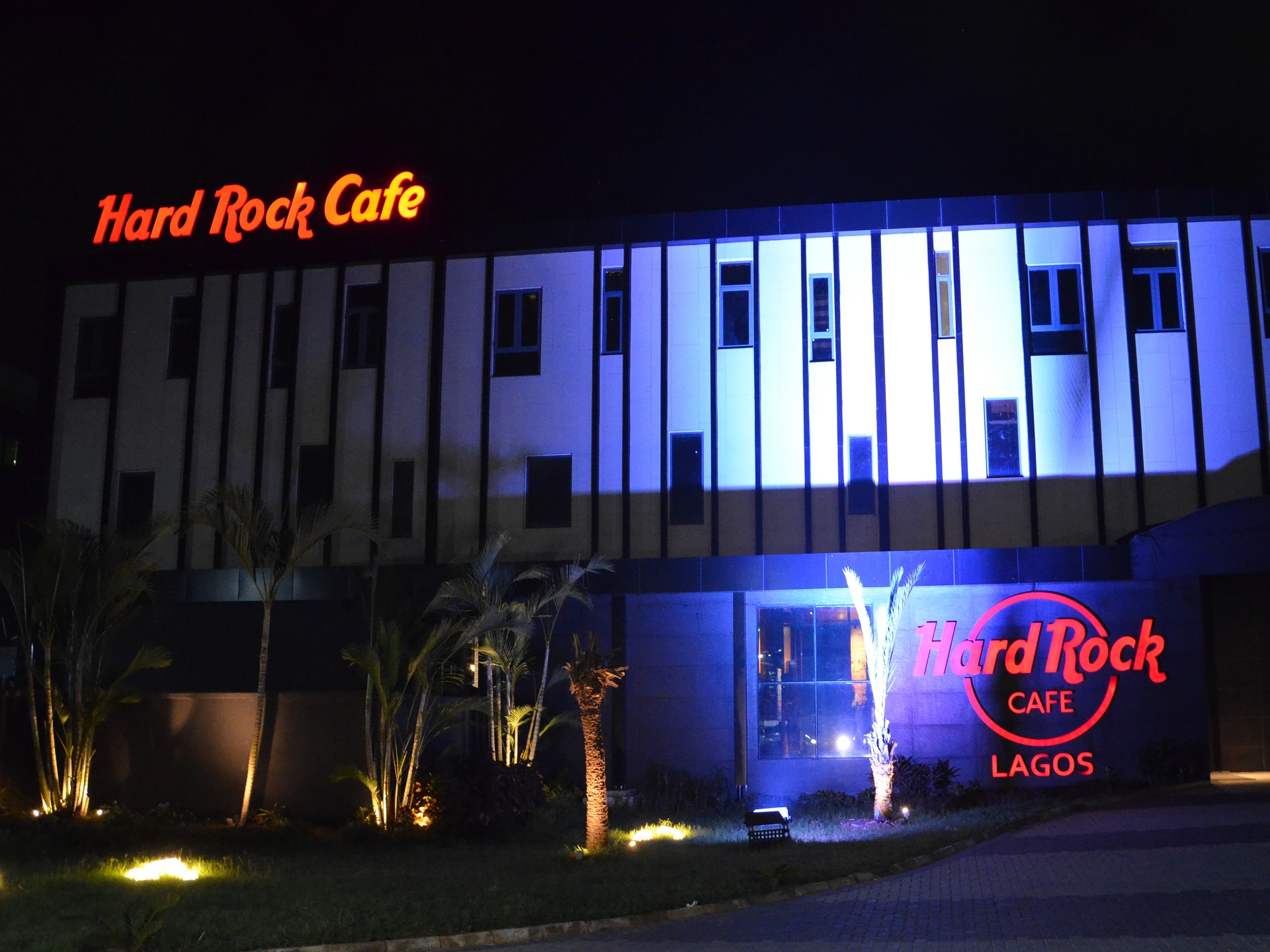 Hard rock cafe