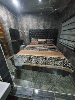 De Web Hotel &amp; Lodge