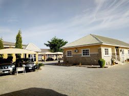 Grand Pinnacle Luxury Hotel
