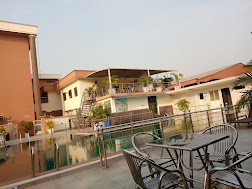 Villa Park Hotel and Suites