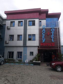 Dacey Hotel & Suites