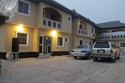 The Royal Arc Hotel/Park10