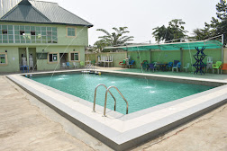 Glamonds Hotel &amp; Suites