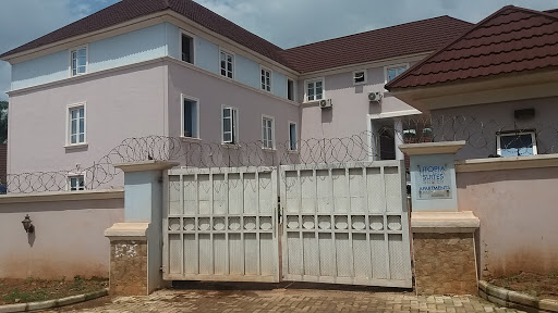 Utopia Suite and Apartment