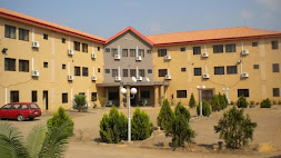Hail Henrietta Hotel - Triple H Hotel