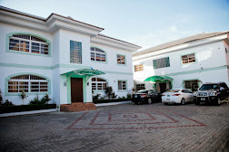 Lia's Court Apartments