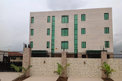 De Meros Hotel &amp; Suites LTD