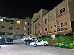 Serendib Hotel &amp; Suites