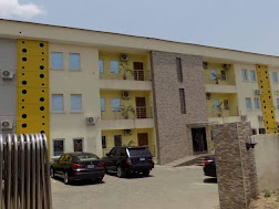 Emzrel Hotel &amp; Suites