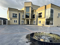 Clique Court Hotel &amp; Suite