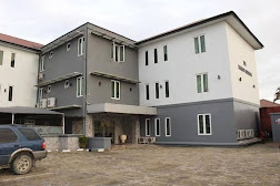 De Brass Suites
