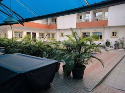 White House Hotel GRA