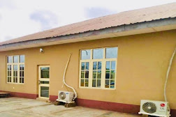 Momak 4 Hotel &amp; Suites